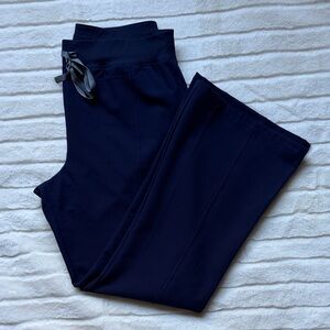 🩵Figs High Waisted Madryn Flare Scrub Pants in Navy